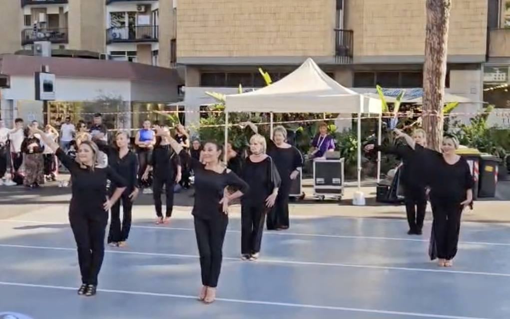 Allieve durante una lezione di ballo